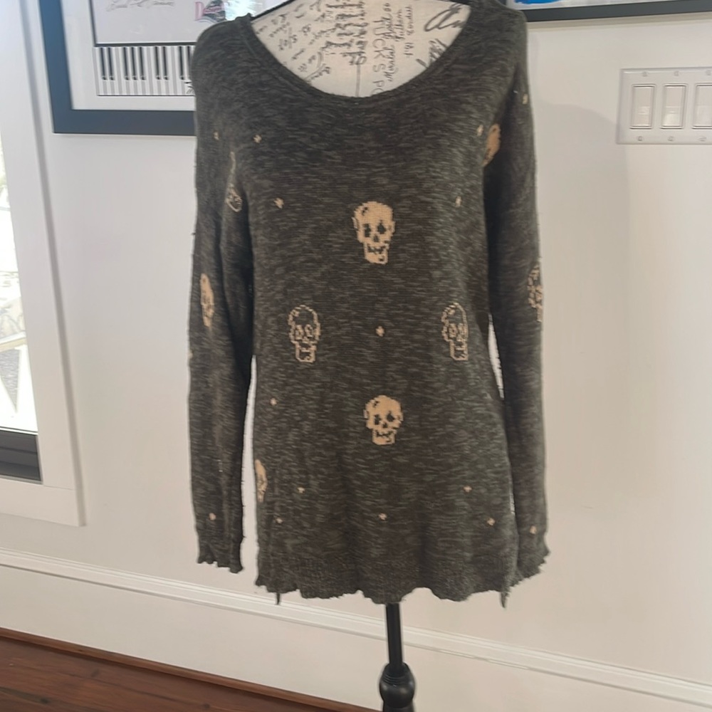 Romeo and Juliet Cotten blend sweater size medium